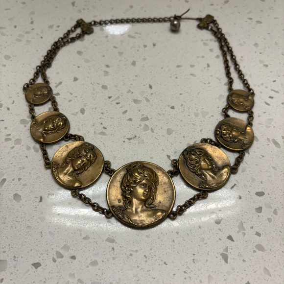 Vintage Jewelry - Gorgeous Vintage Brass Medallion Necklace